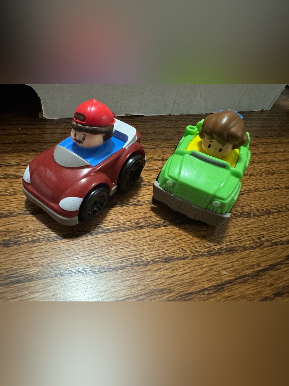 Fisher price little people WEELIES Kids Pull-Back Toy Cars - Red and Green